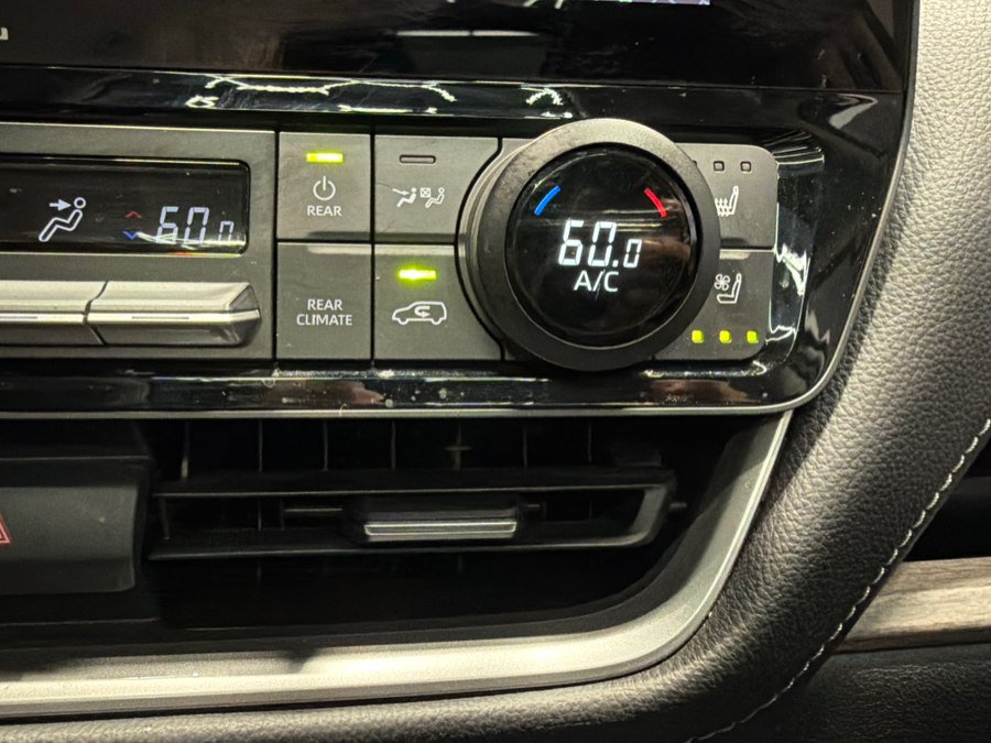 Used 2024 Toyota Grand Highlander AWD image 26