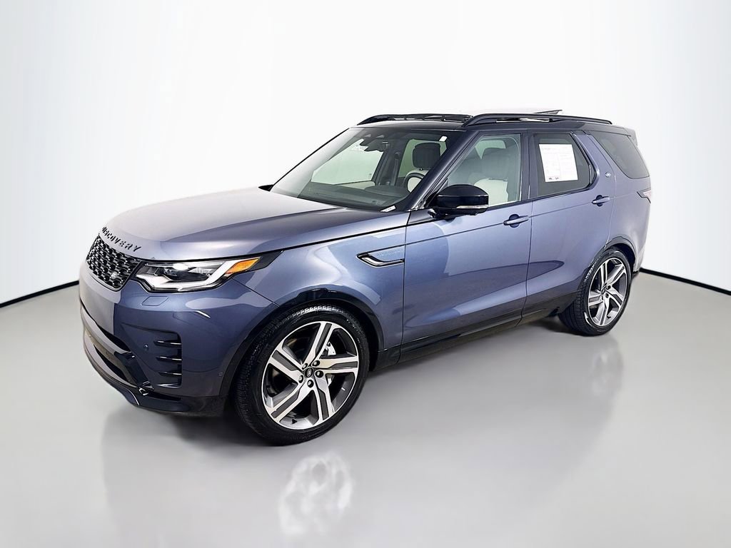 Used 2024 Land Rover Discovery Dynamic SE AWD/4WD image 3