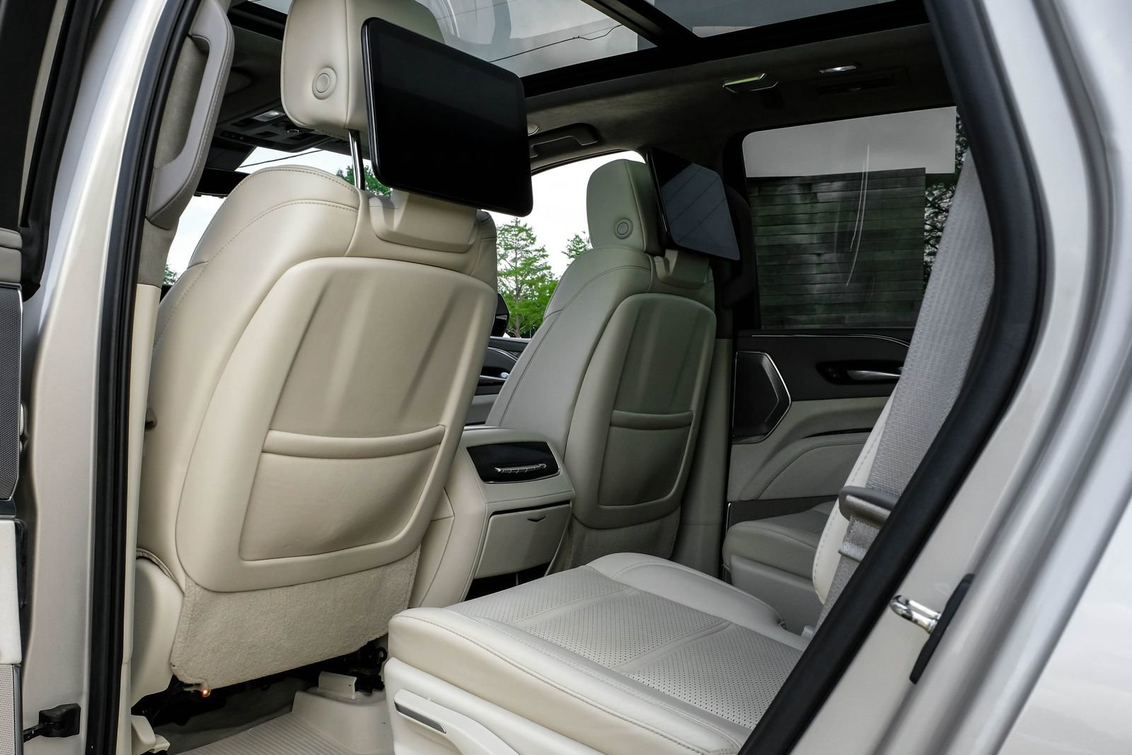 Used 2021 Cadillac Escalade Sport Platinum AWD/4WD image 45