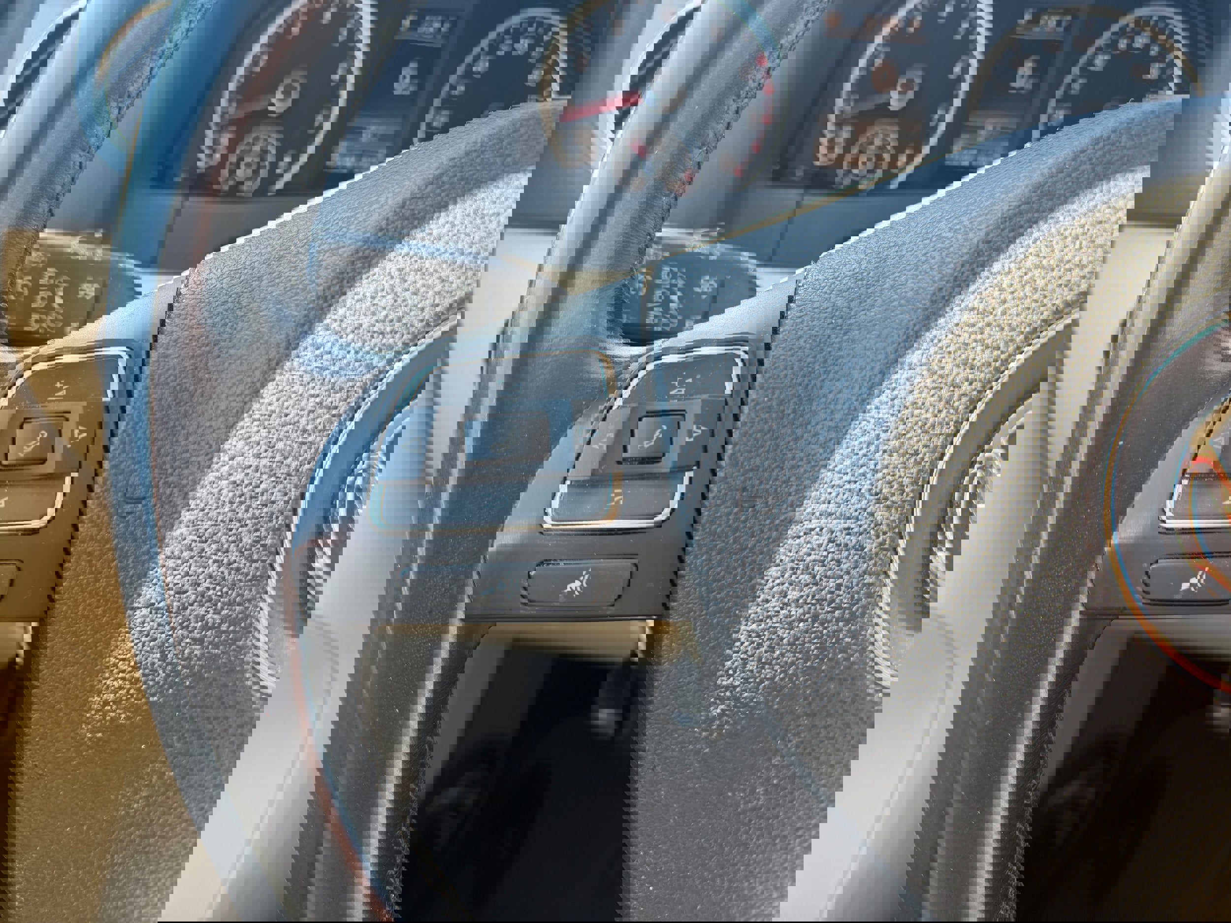 Used 2011 Volkswagen Tiguan SE AWD/4WD image 14