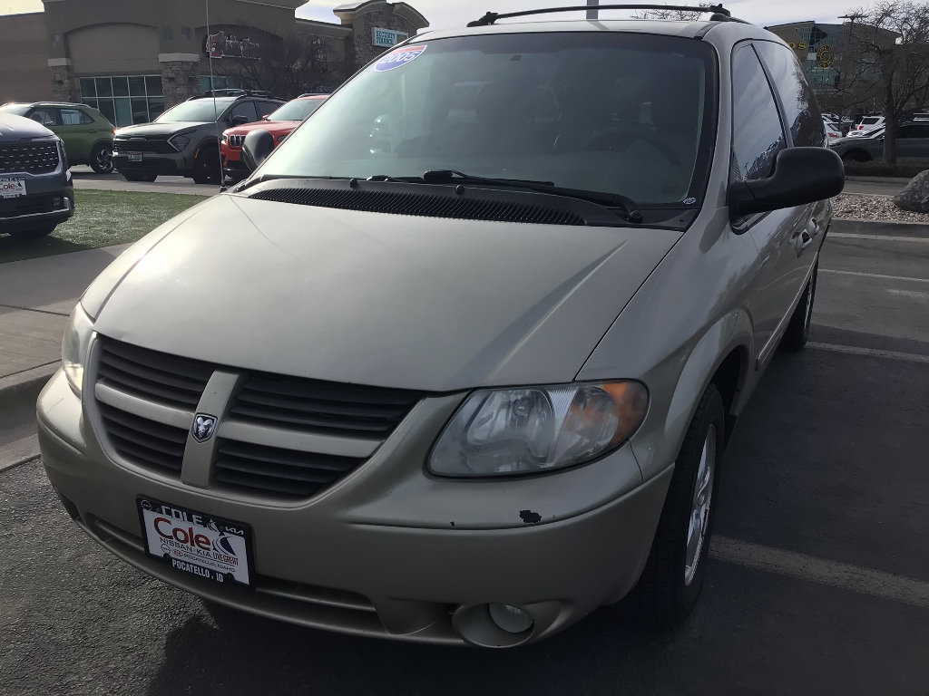 Used 2005 Dodge Grand Caravan SXT w/ Leather Interior Group
