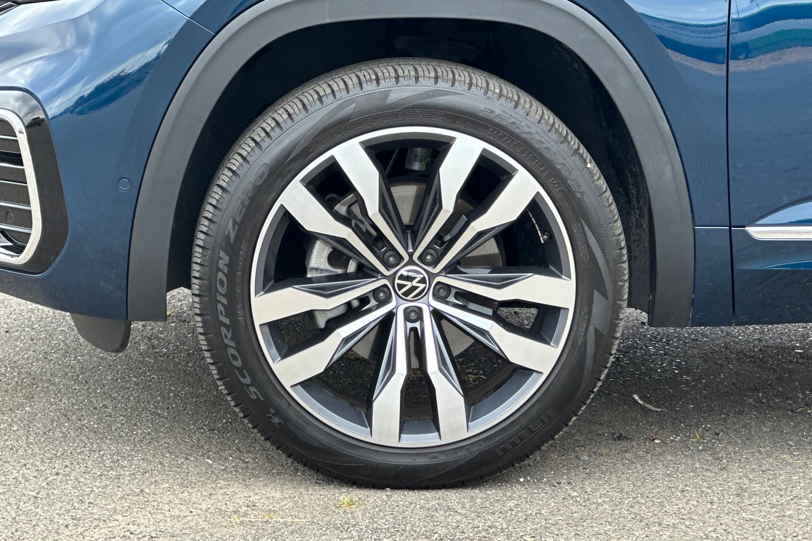 Used 2023 Volkswagen Atlas SEL Premium AWD/4WD image 11