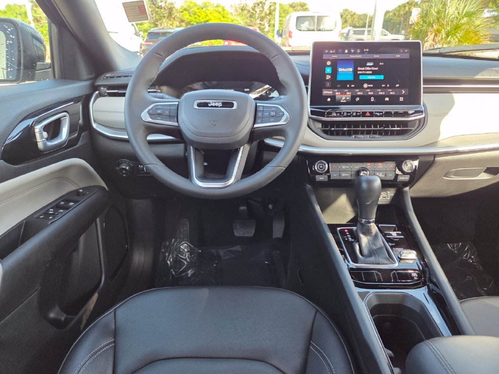 Used 2025 Jeep Compass Limited AWD/4WD image 26