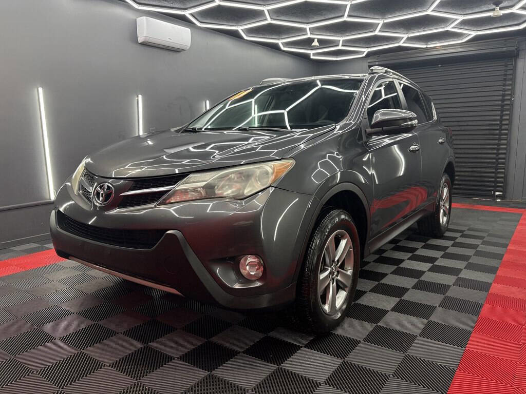 Used 2015 Toyota RAV4 XLE AWD/4WD image 1