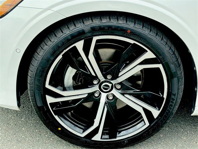 Used 2024 Volvo S60 B5 Plus image 16