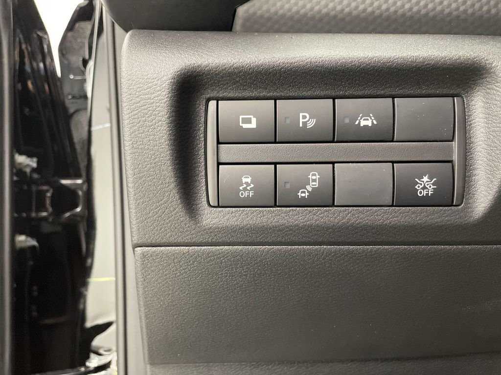 Certified 2025 Nissan Kicks Play S FWD image 27