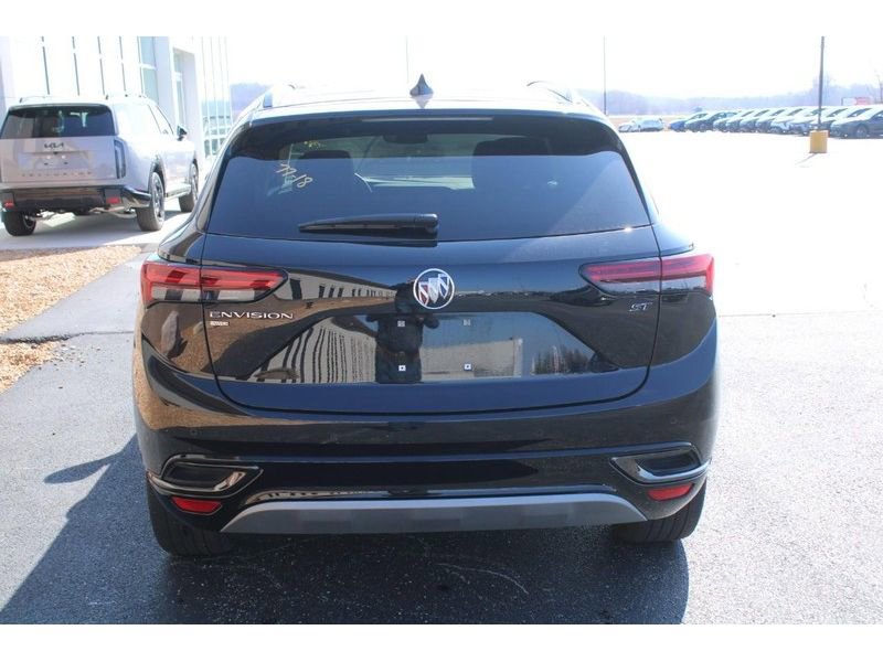Used 2023 Buick Envision Essence w/ Sport Touring Package image 4