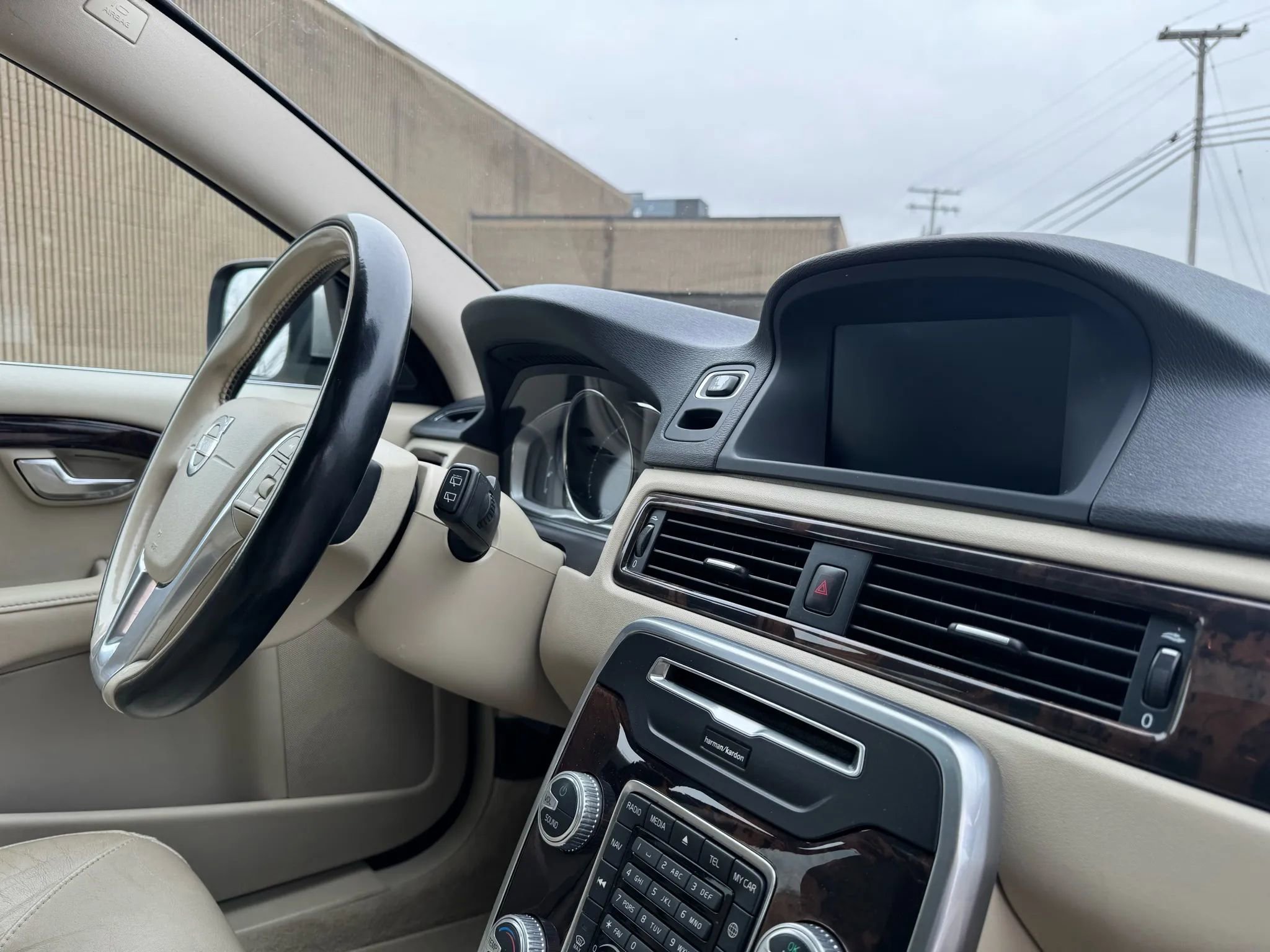 Used 2015 Volvo XC70 T5 Platinum image 28