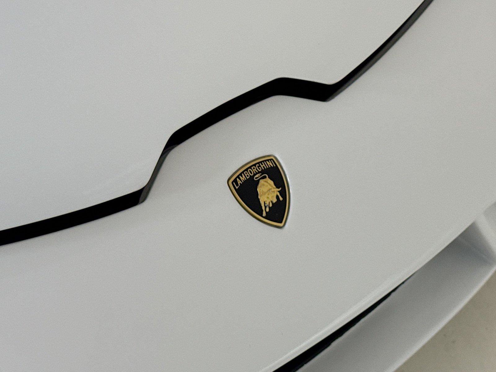Used 2019 Lamborghini Huracan LP 580-2 RWD image 32