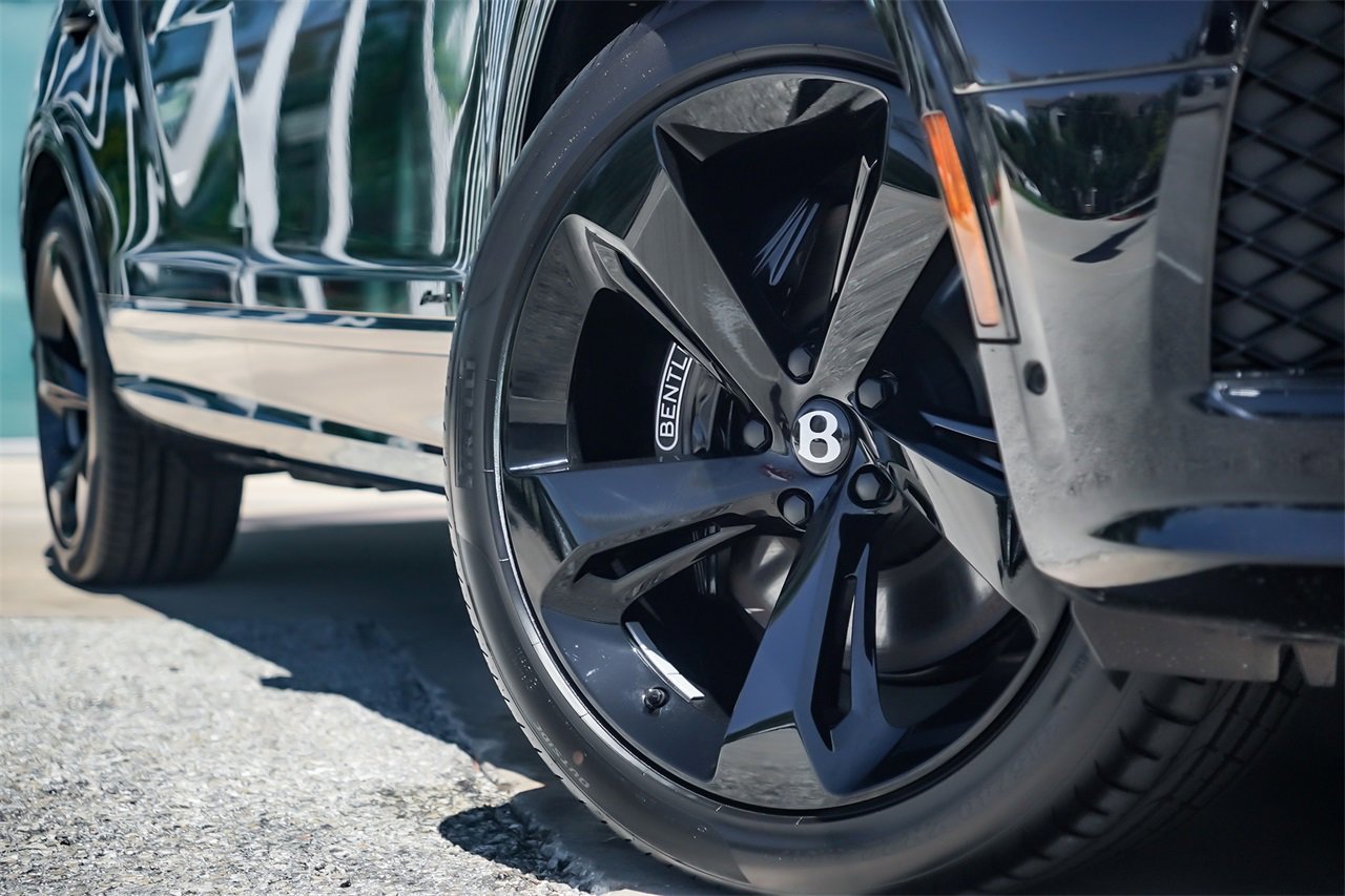 Certified 2024 Bentley Bentayga Extended Wheelbase image 6