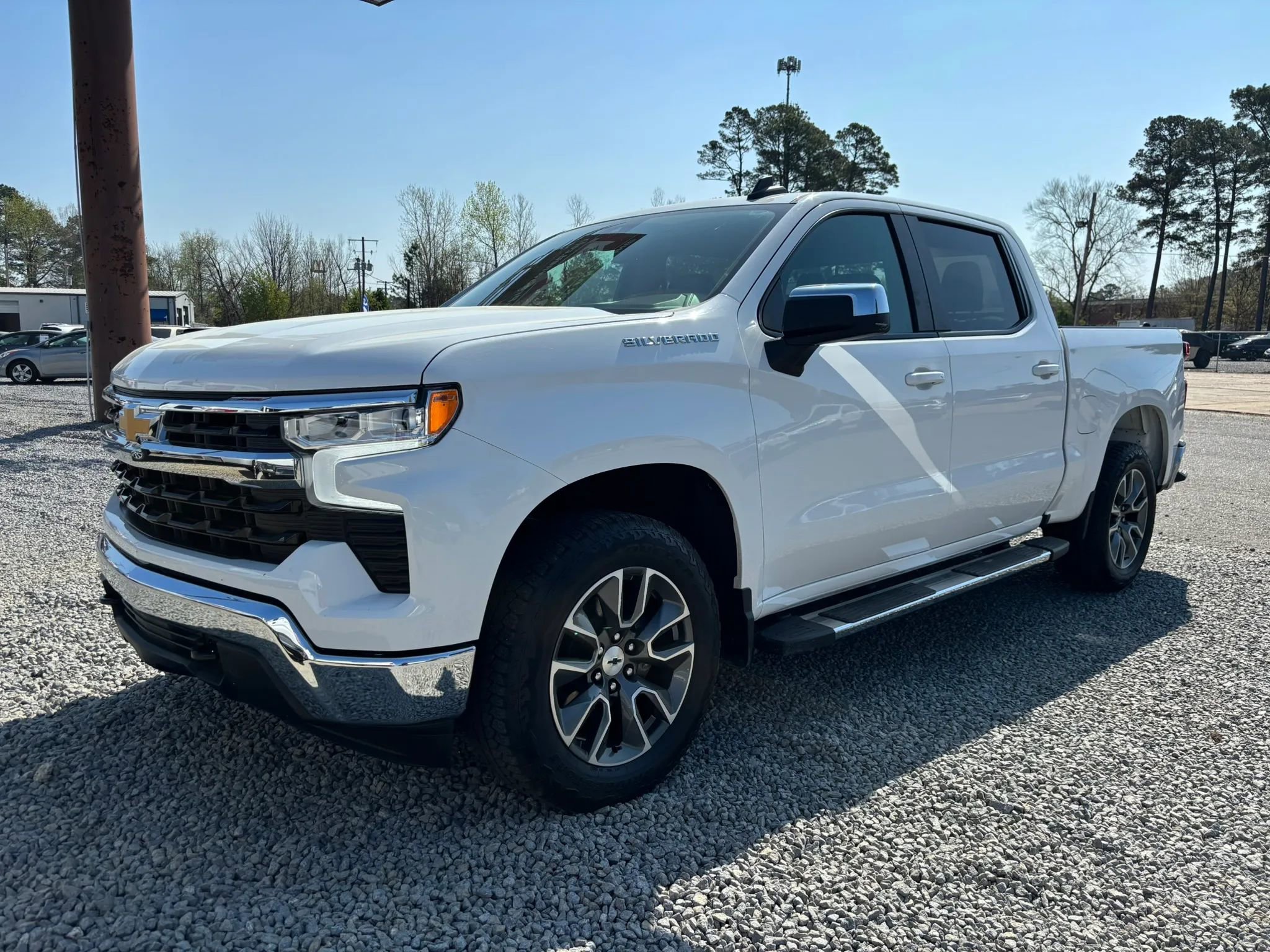 Used 2023 Chevrolet Silverado 1500 LT image 4