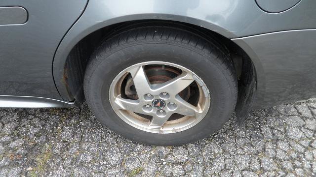 Used 2004 Pontiac Grand Prix GT2 w/ Leather Trim Pkg FWD image 8