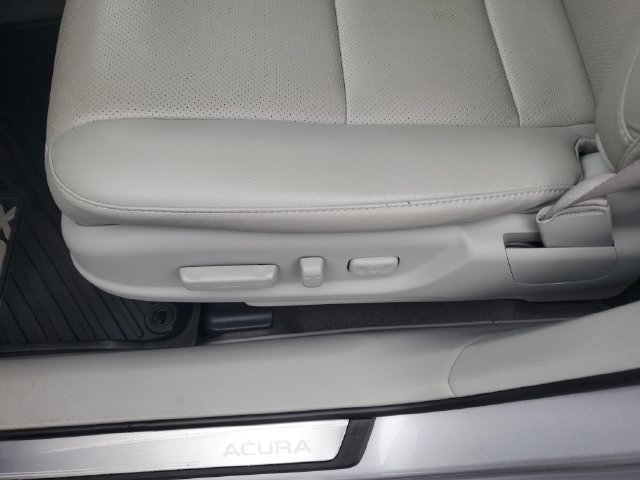 Used 2017 Acura RDX w/ Technology Package AWD/4WD image 15