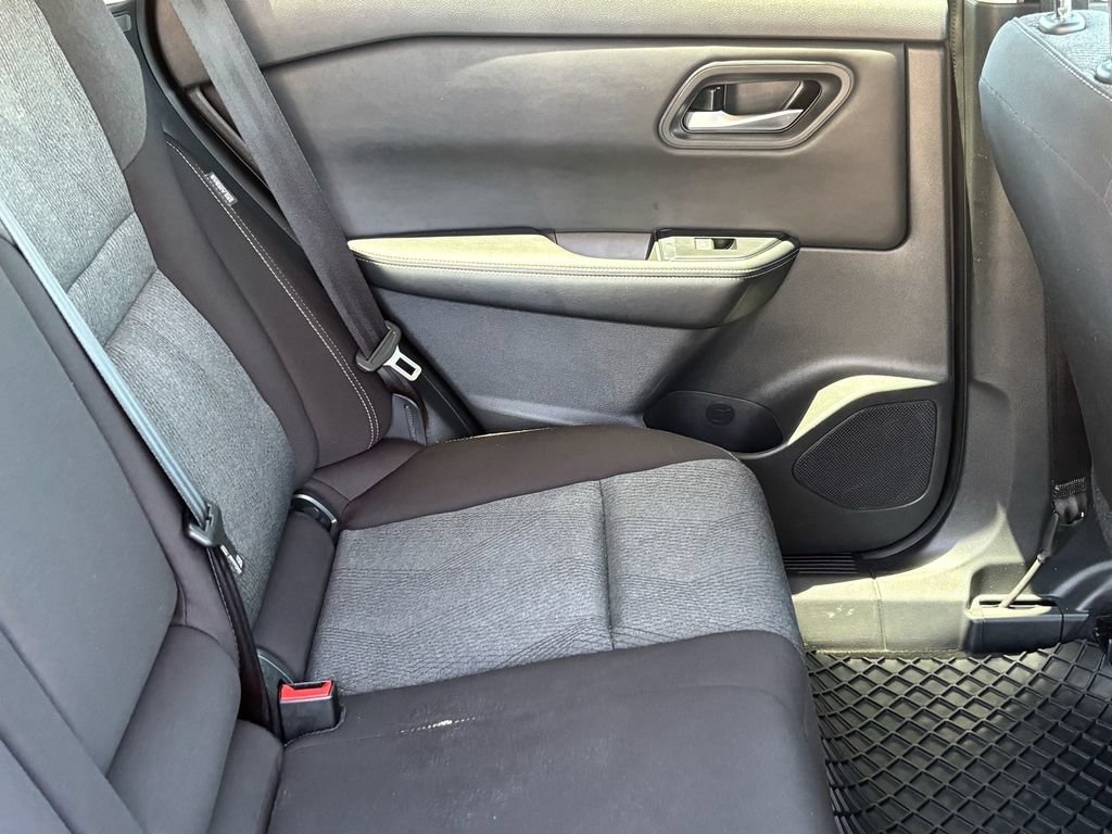 Used 2024 Nissan Rogue SV AWD/4WD image 11