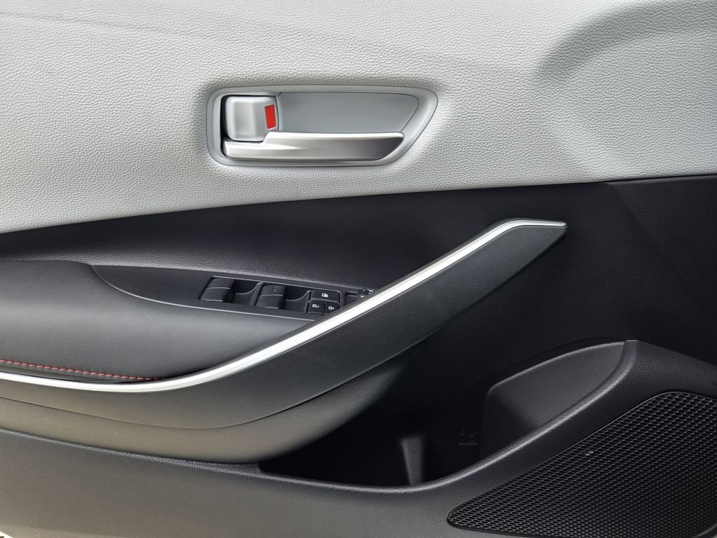 Used 2025 Toyota Corolla SE w/ SE Premium Package FWD image 14