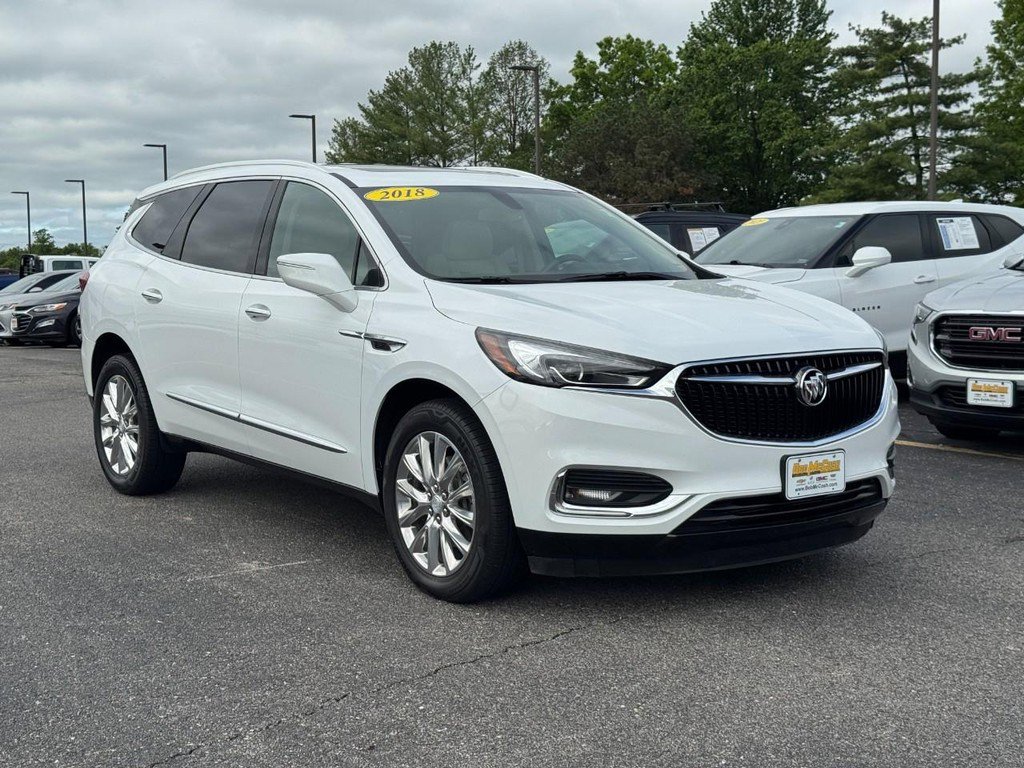 Used 2018 Buick Enclave Essence w/ Trailering Package AWD/4WD image 2