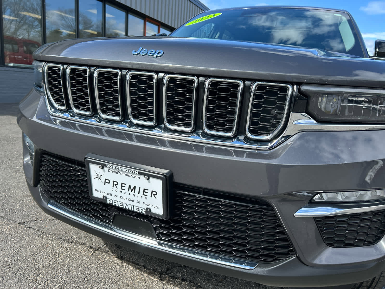 Used 2023 Jeep Grand Cherokee 4WD 4xe image 14