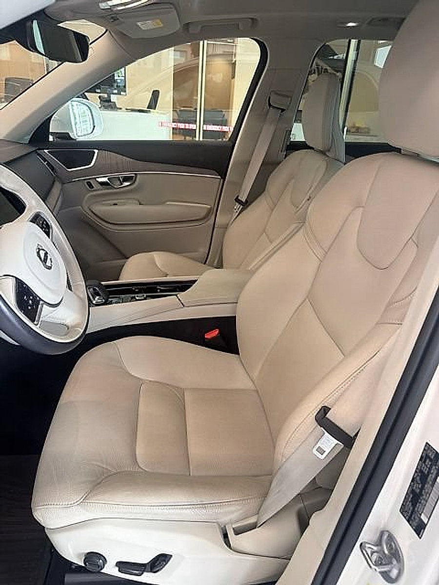 Used 2023 Volvo XC90 B6 Plus AWD/4WD image 8
