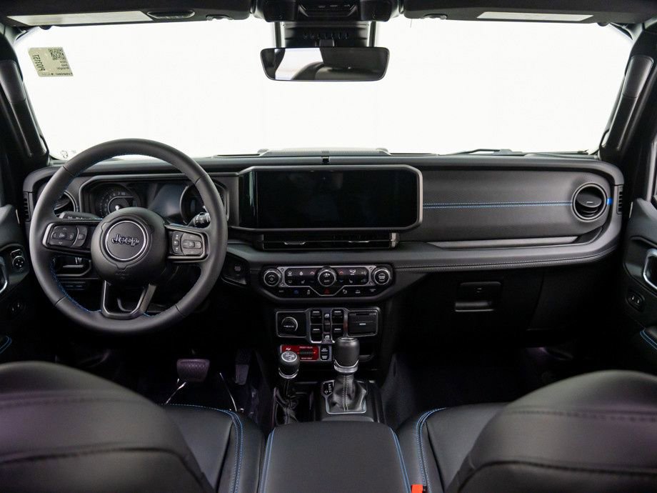 Used 2024 Jeep Wrangler Unlimited Rubicon 4xe image 10