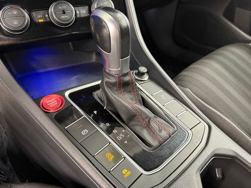 Used 2019 Volkswagen Jetta GLI FWD image 30