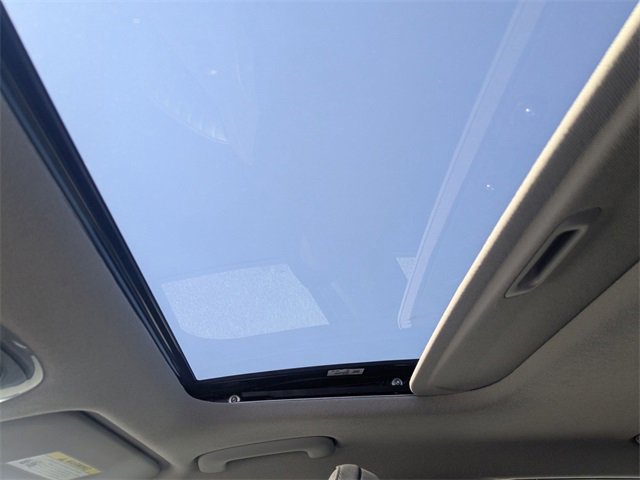 Used 2024 Hyundai Elantra Limited image 25