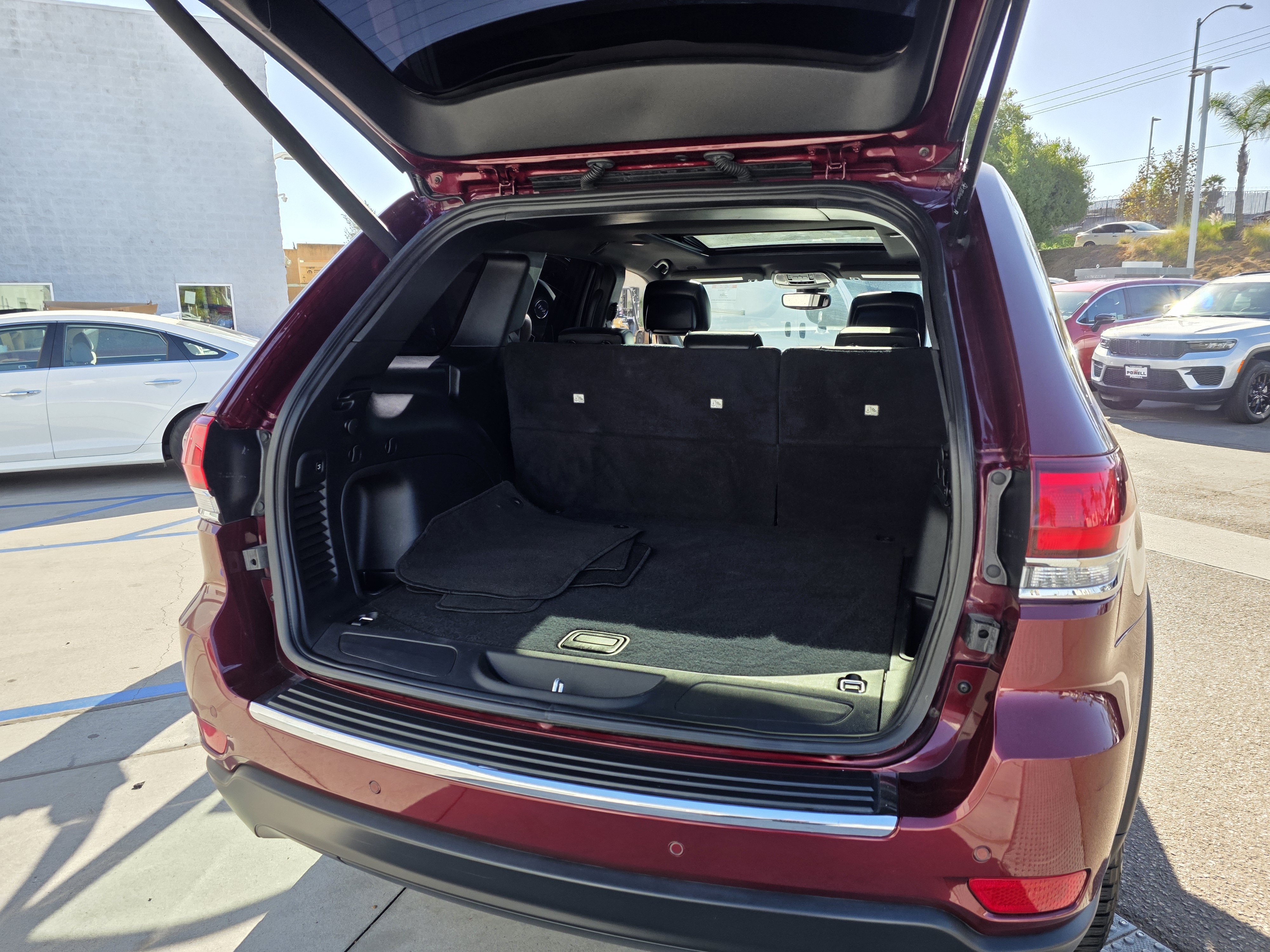 Used 2022 Jeep Grand Cherokee Limited AWD/4WD image 21
