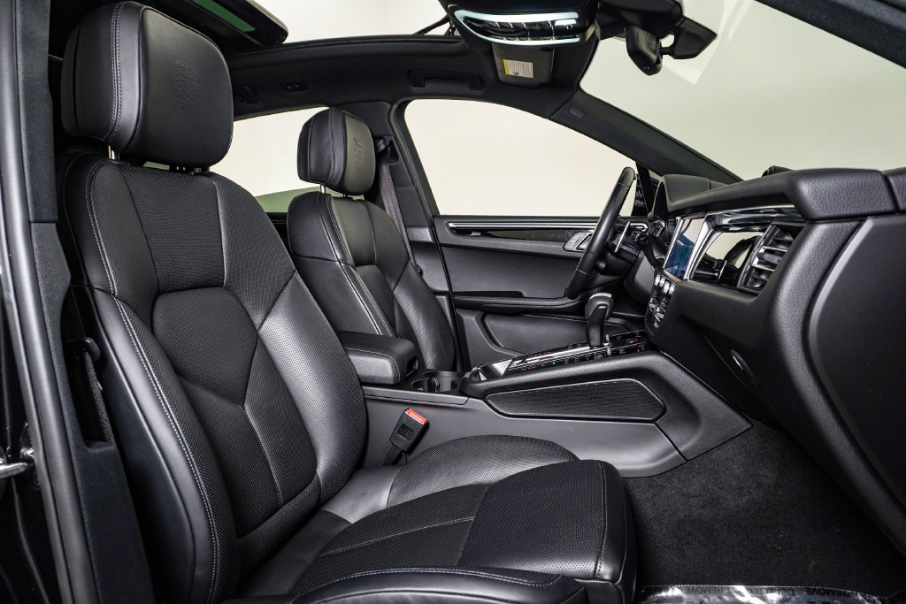 Certified 2022 Porsche Macan S AWD/4WD image 15