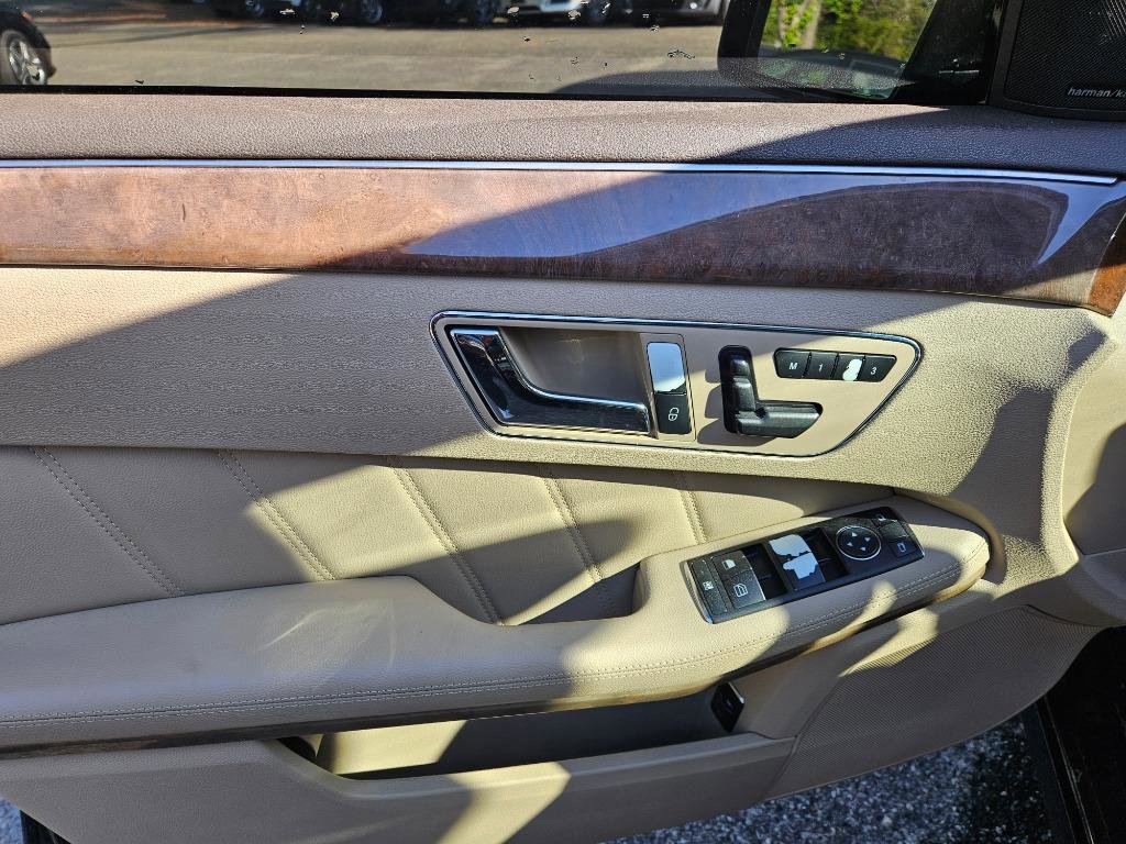 Used 2011 Mercedes-Benz E 350 4MATIC Sedan image 10
