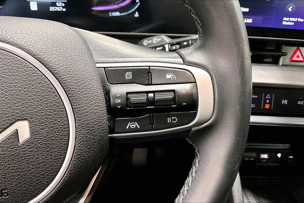 Used 2023 Kia Sportage EX image 24