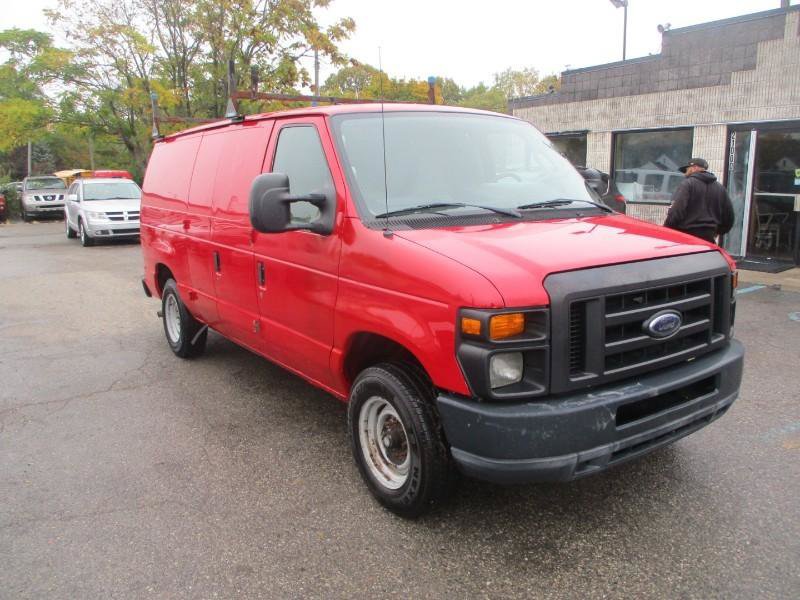 Used 2010 Ford E-150 and Econoline 150 image 1