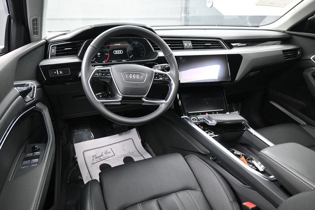 Used 2024 Audi Q8 e-tron Prestige w/ Prestige Package image 28