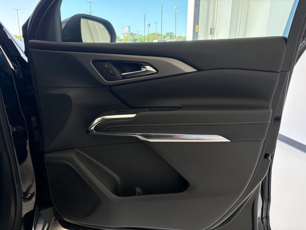 New 2026 Chevrolet Traverse LT w/ Midnight/Sport Edition FWD image 36
