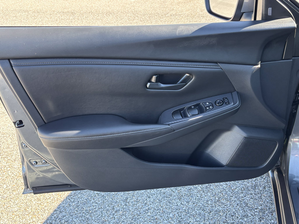 Used 2025 Nissan Sentra S FWD image 14