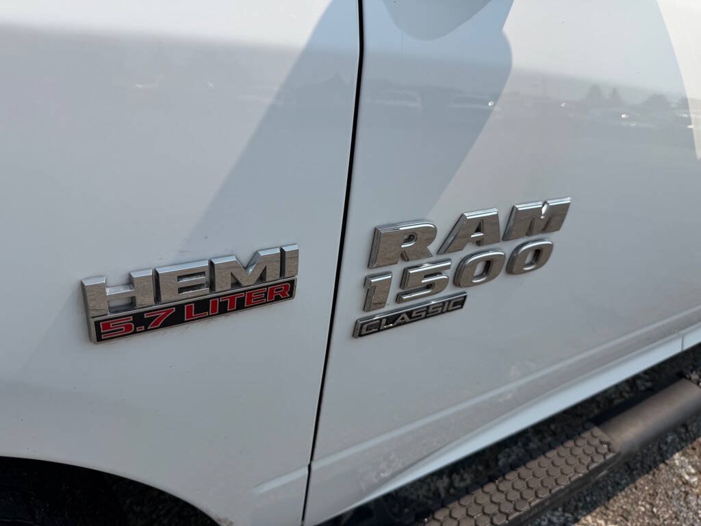 Used 2022 RAM 1500 Classic SLT w/ Electronics Convenience Group AWD/4WD image 10