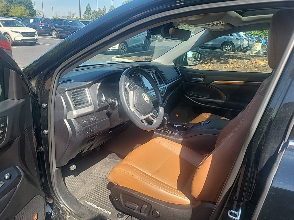 Used 2019 Toyota Highlander Limited Platinum AWD/4WD image 20