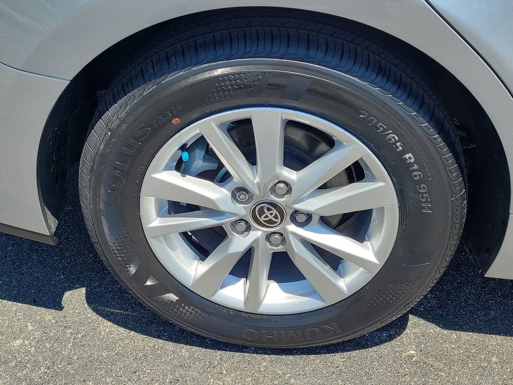 Used 2025 Toyota Camry LE FWD image 7