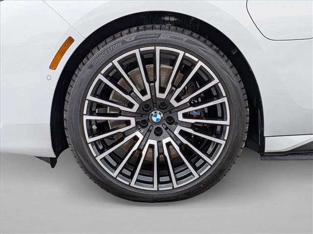 New 2026 BMW 750e xDrive image 10