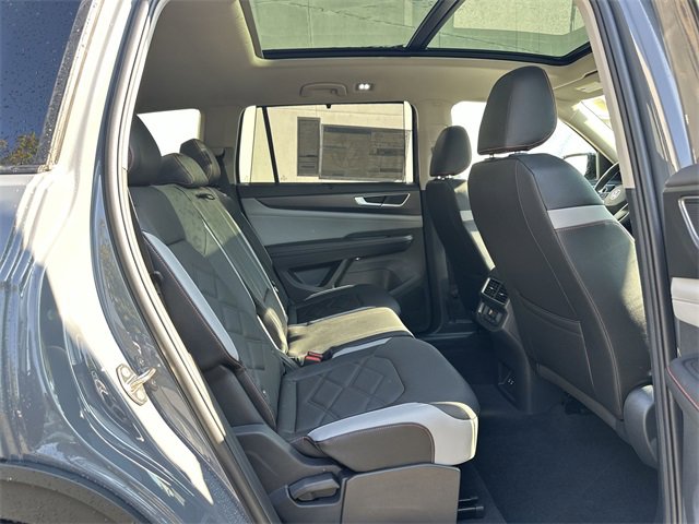 New 2025 Volkswagen Atlas Peak Edition SE image 21
