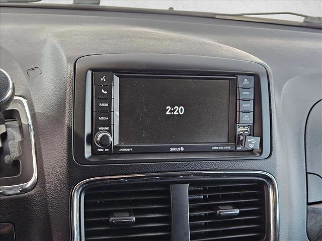 Used 2019 Dodge Grand Caravan SE w/ UConnect Hands-Free Group image 12