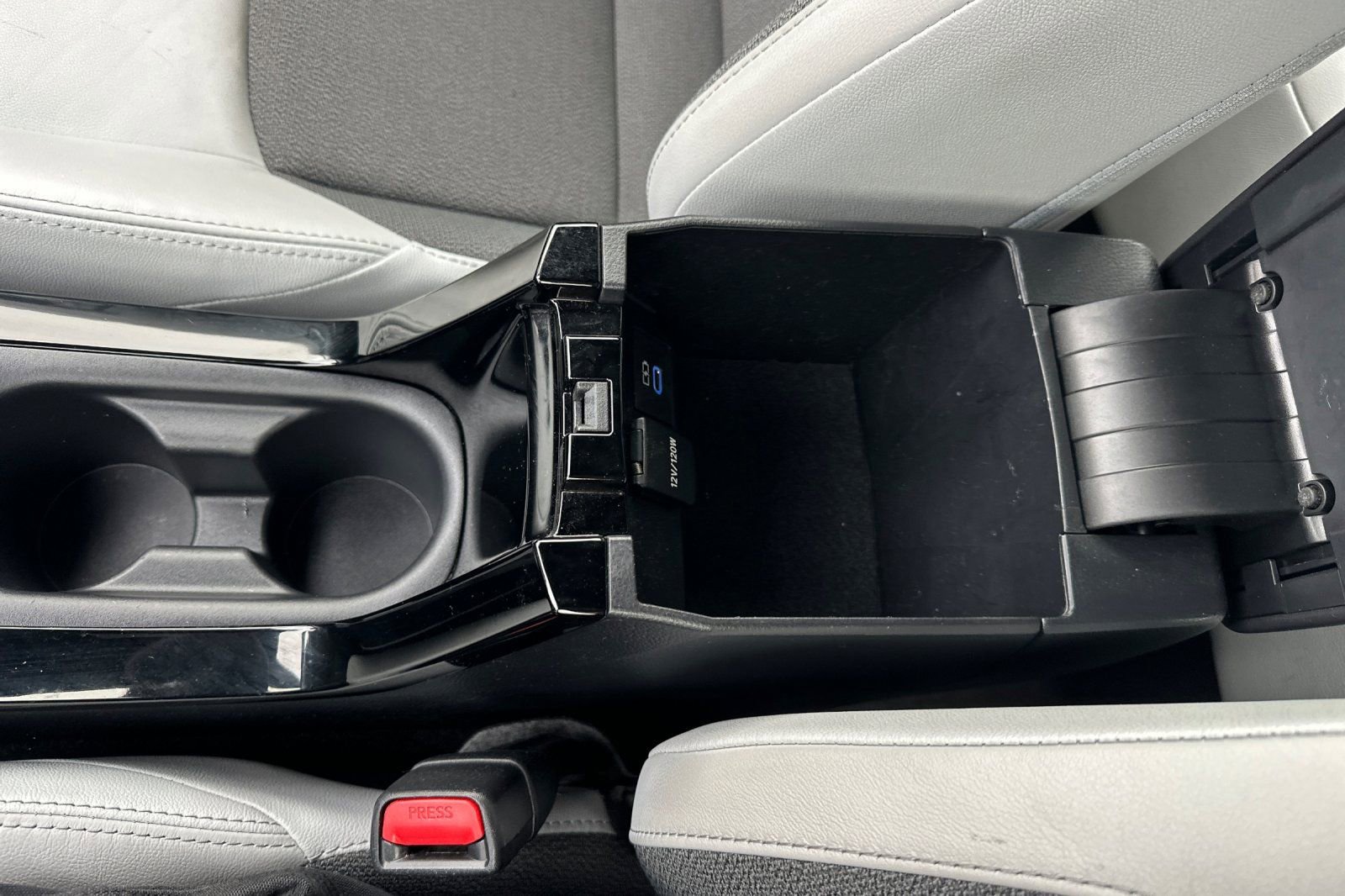 Used 2022 Toyota Corolla XSE w/ XSE Preferred Package image 32