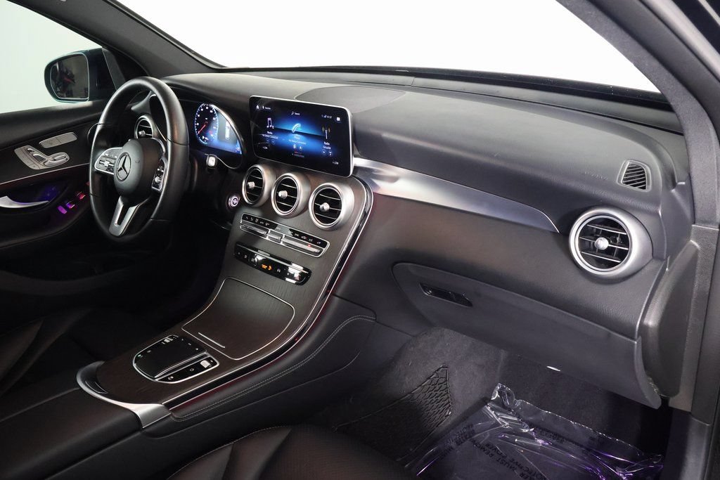 Used 2020 Mercedes-Benz GLC 300 4MATIC image 9