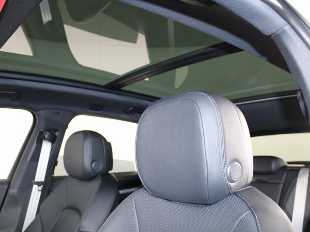New 2025 Porsche Cayenne image 20