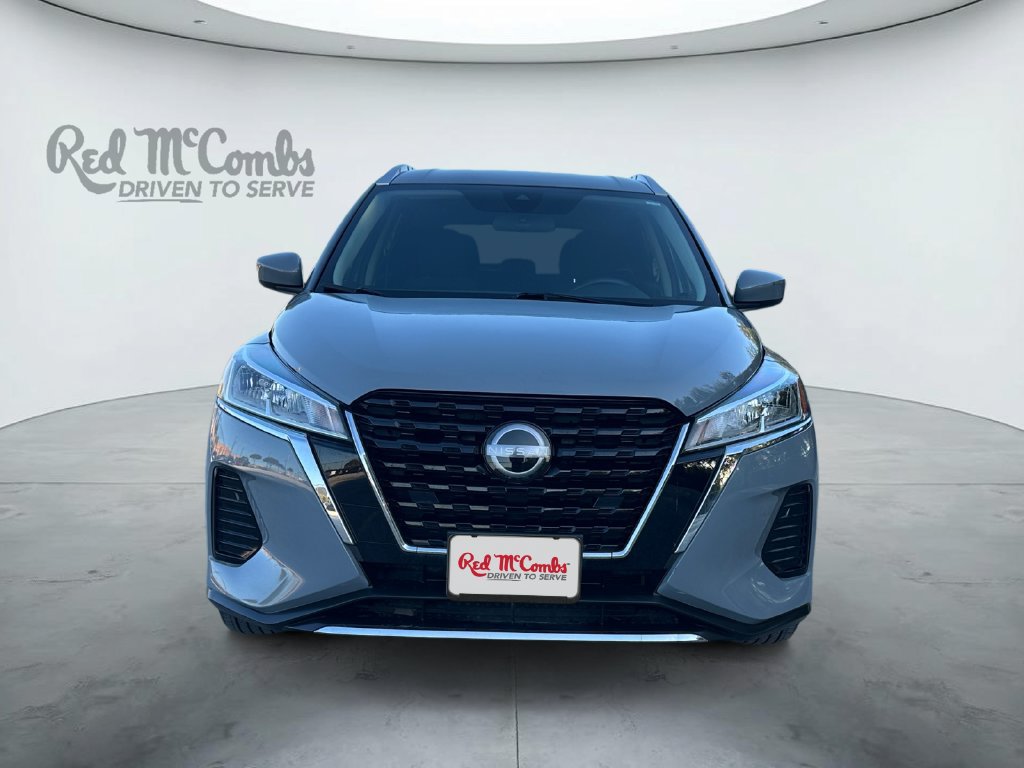 Used 2022 Nissan Kicks SV FWD image 2