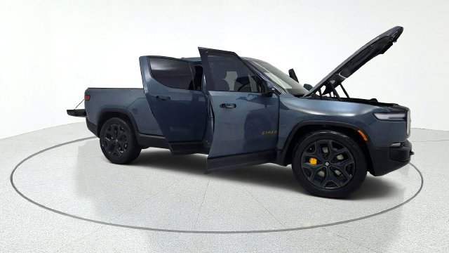 Used 2026 Rivian R1T Premium Tri AWD/4WD image 20