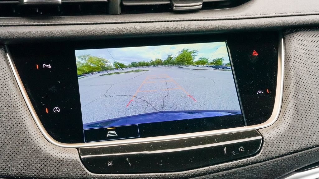 Certified 2025 Cadillac XT6 Luxury image 38