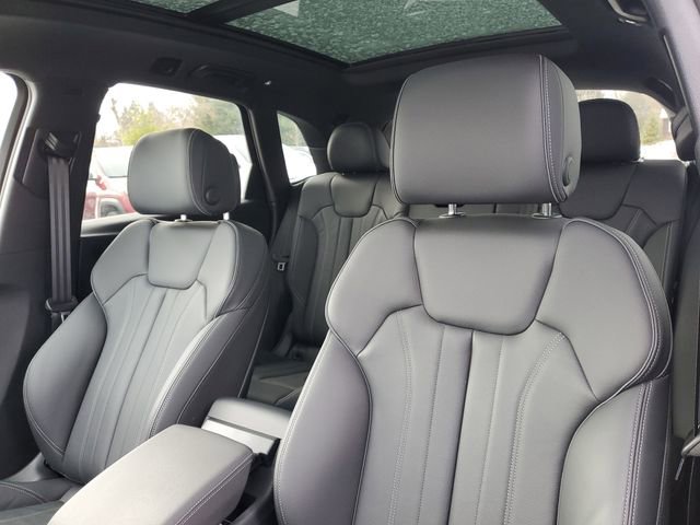 Used 2025 Audi Q5 e Premium Plus w/ Premium Plus Package image 19