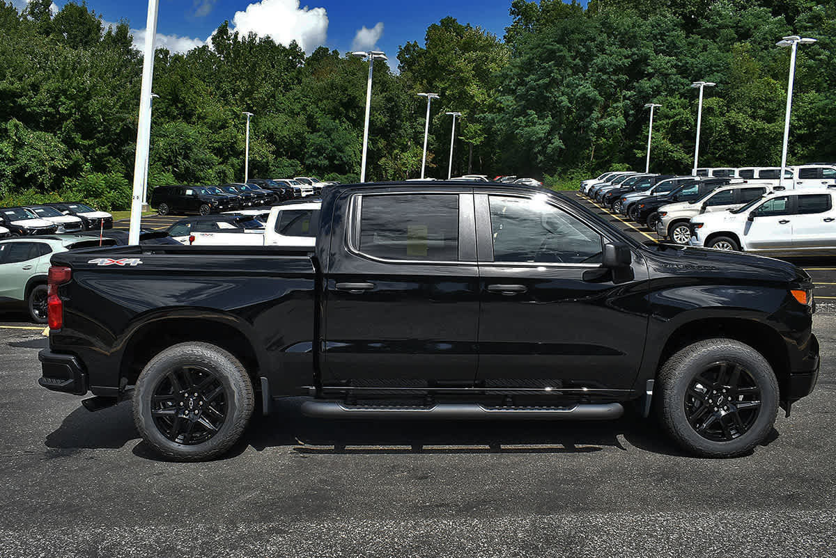 New 2026 Chevrolet Silverado 1500 Custom w/ Turbomax Blackout Package AWD/4WD image 6