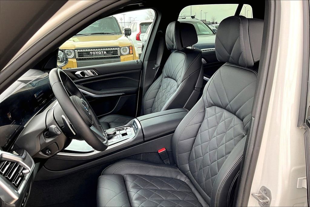 Used 2025 BMW X5 xDrive50e w/ M Sport Package image 29