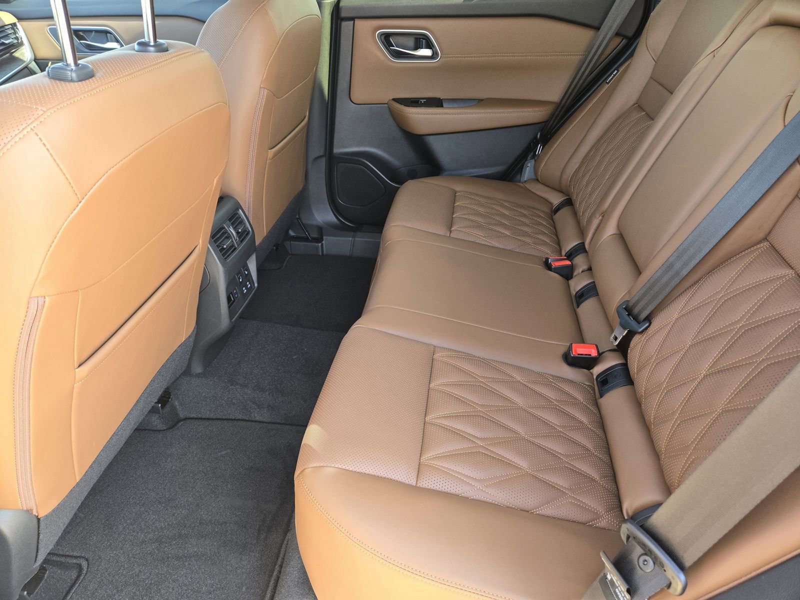 New 2026 Nissan Rogue Platinum image 25