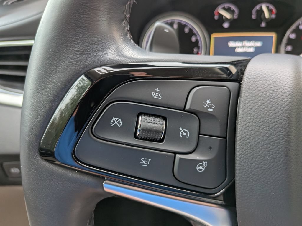 Used 2024 Buick Enclave Essence AWD/4WD image 29